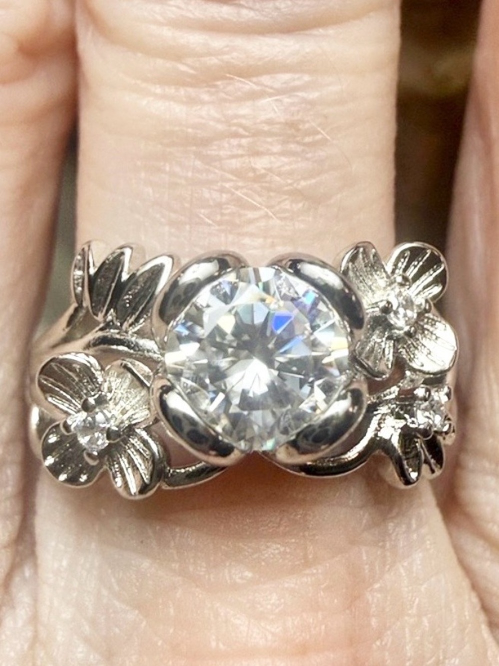 GRA CERTIFIED MOISSANITE DIAMOND 1 CT Baked Silver Floral Ring NEW